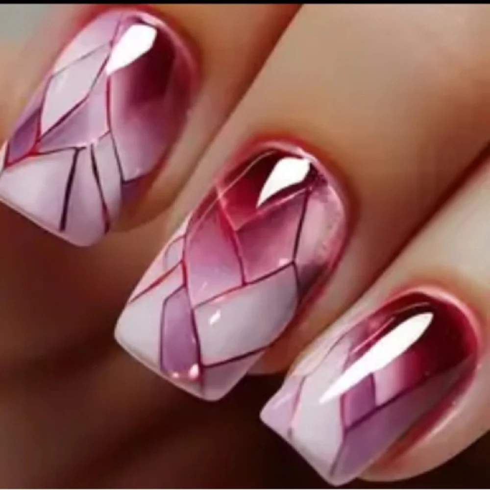 (New in package)96 Pc Short Square French Tip Nails